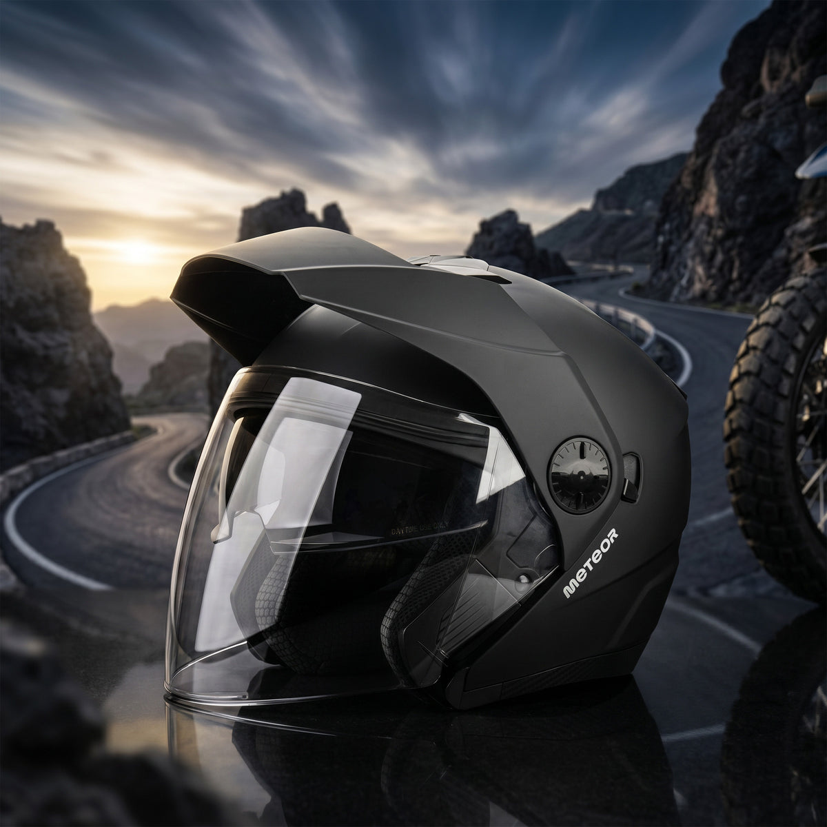 Moto ķivere Meteor Hekato L 59-60 cm melna
