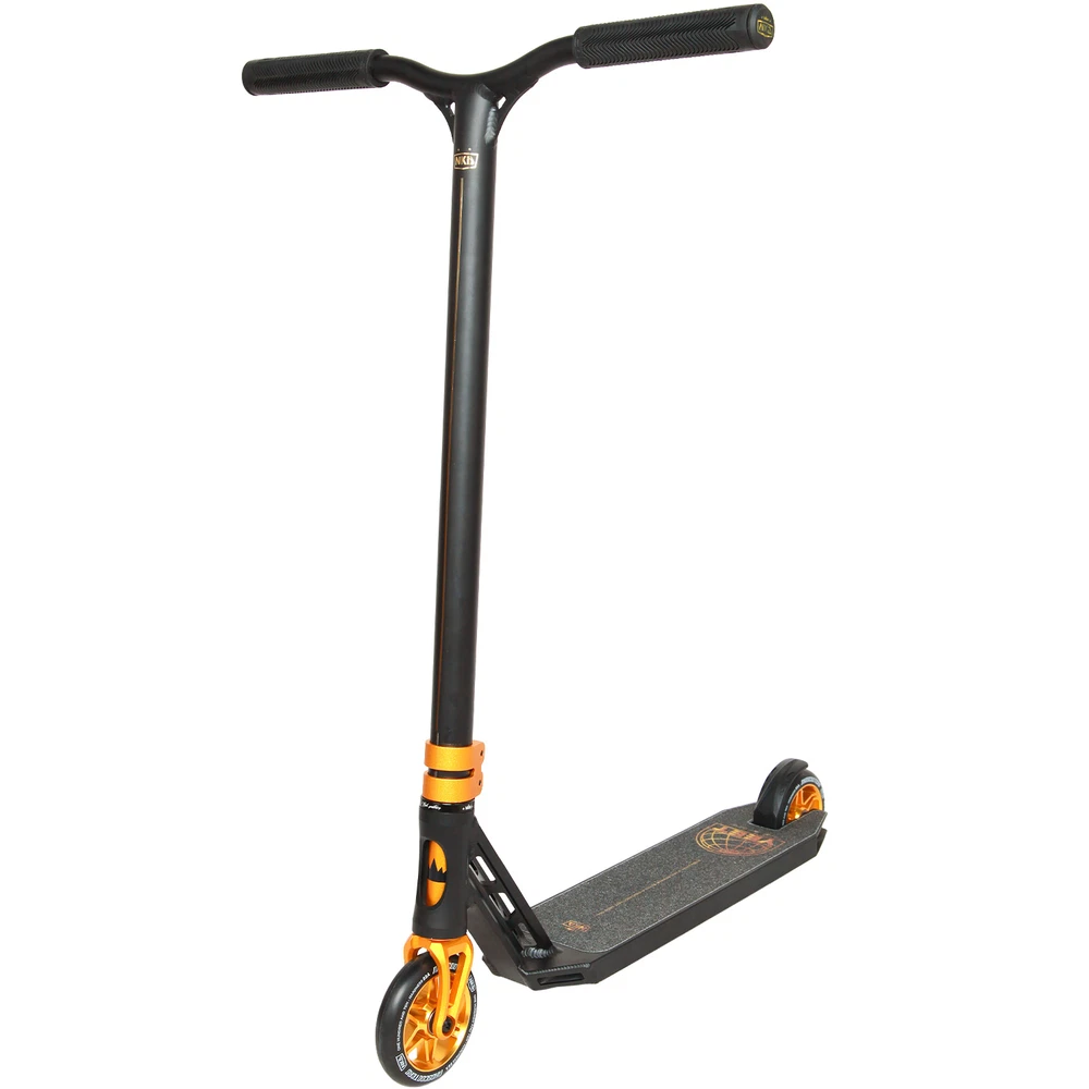 NKD YEET Stunt Scooter Melns/Zelts 85cm