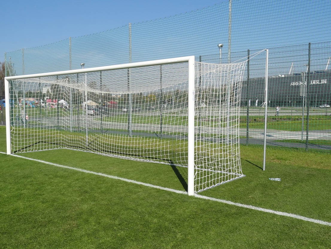7,32 x 2,44 m 4 mm vārtu tīkls. Balts Yakimasport
