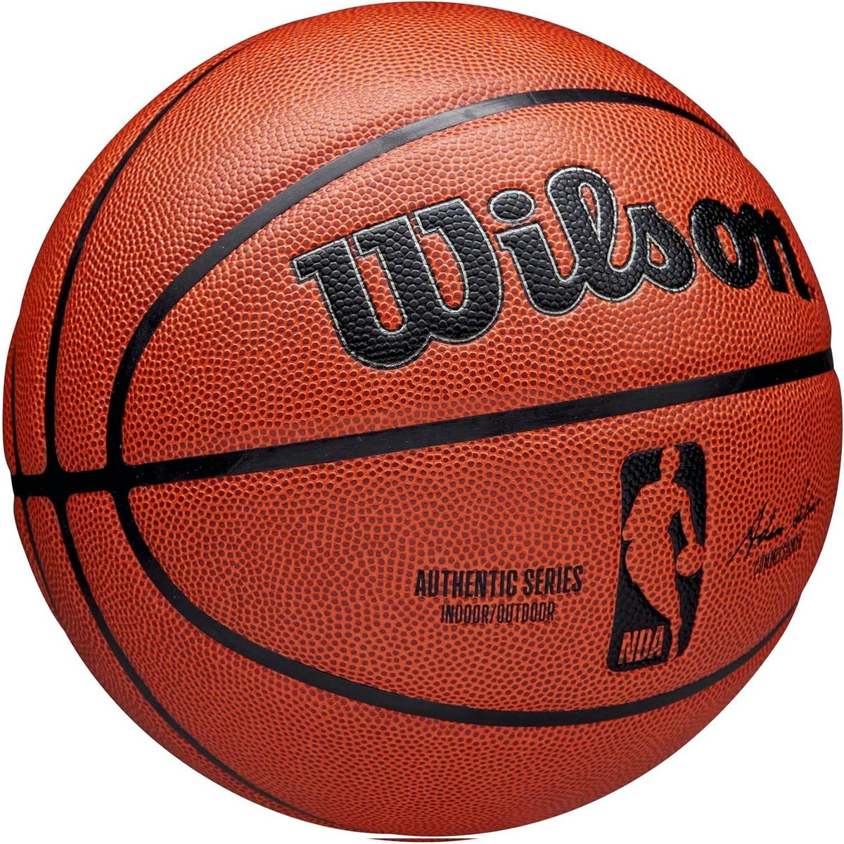 WILSON AUTENTISKĀ IESLĒGU UN ĀRA BASKETBOLA BUMBA, 7. IZMĒRS