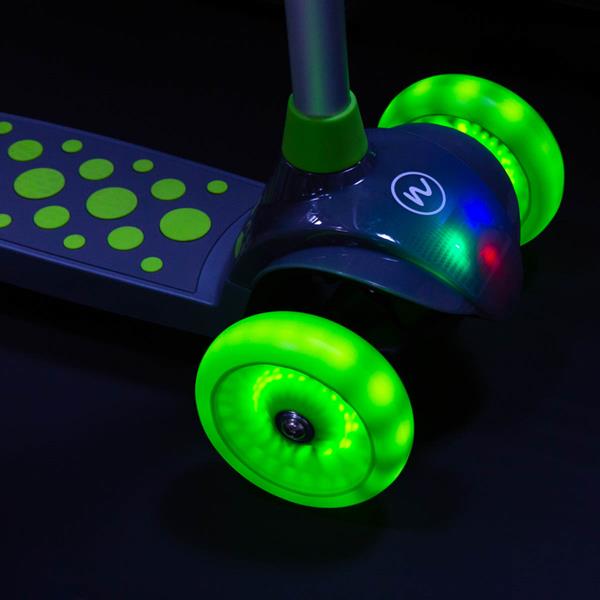 Skrejritenis HLB02 GREEN SCOOTER NILS FUN
