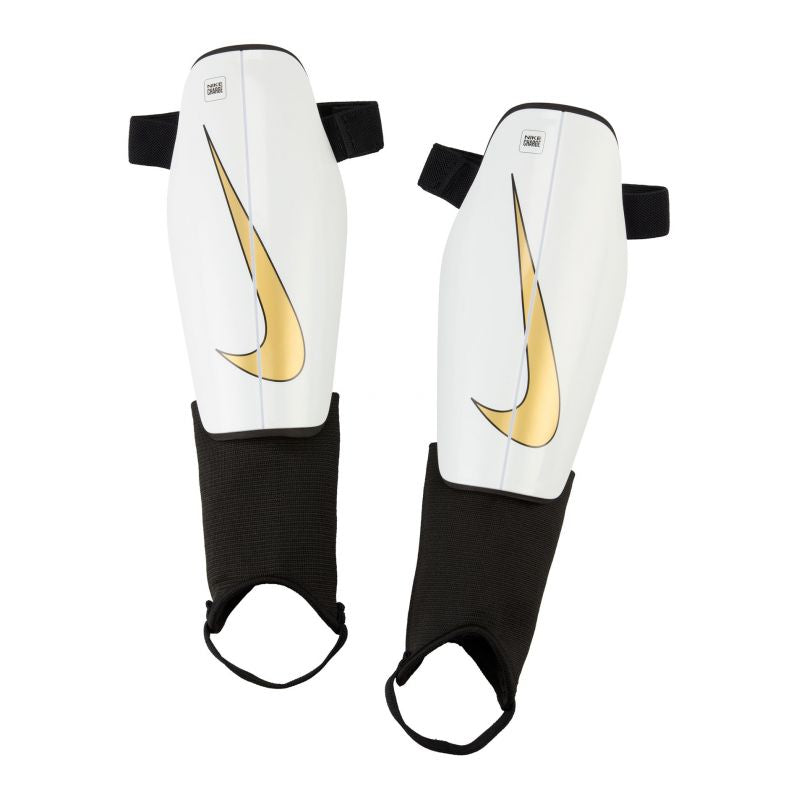 Nike Charge DX4608-101 futbola apakšstilbu aizsargi - S (150-160cm)