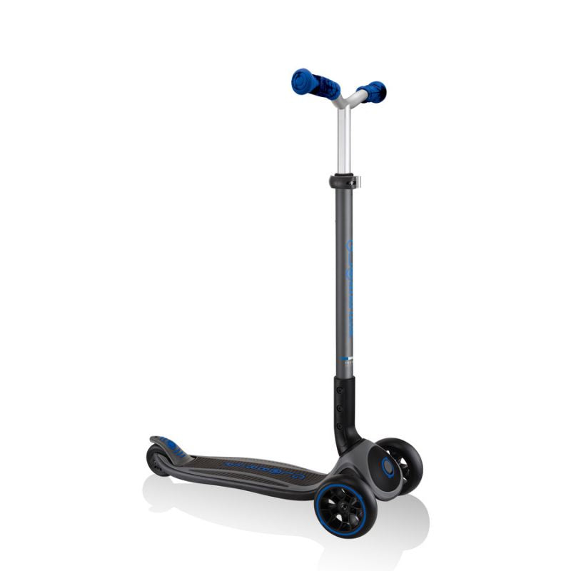 Globber Master Prime trīsriteņu skrejritenis / Black - Navy Blue 664-100